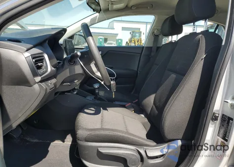 2021 Kia Rio Lx z USA, uszkodzony, nr VIN 3KPA24AD3ME383145